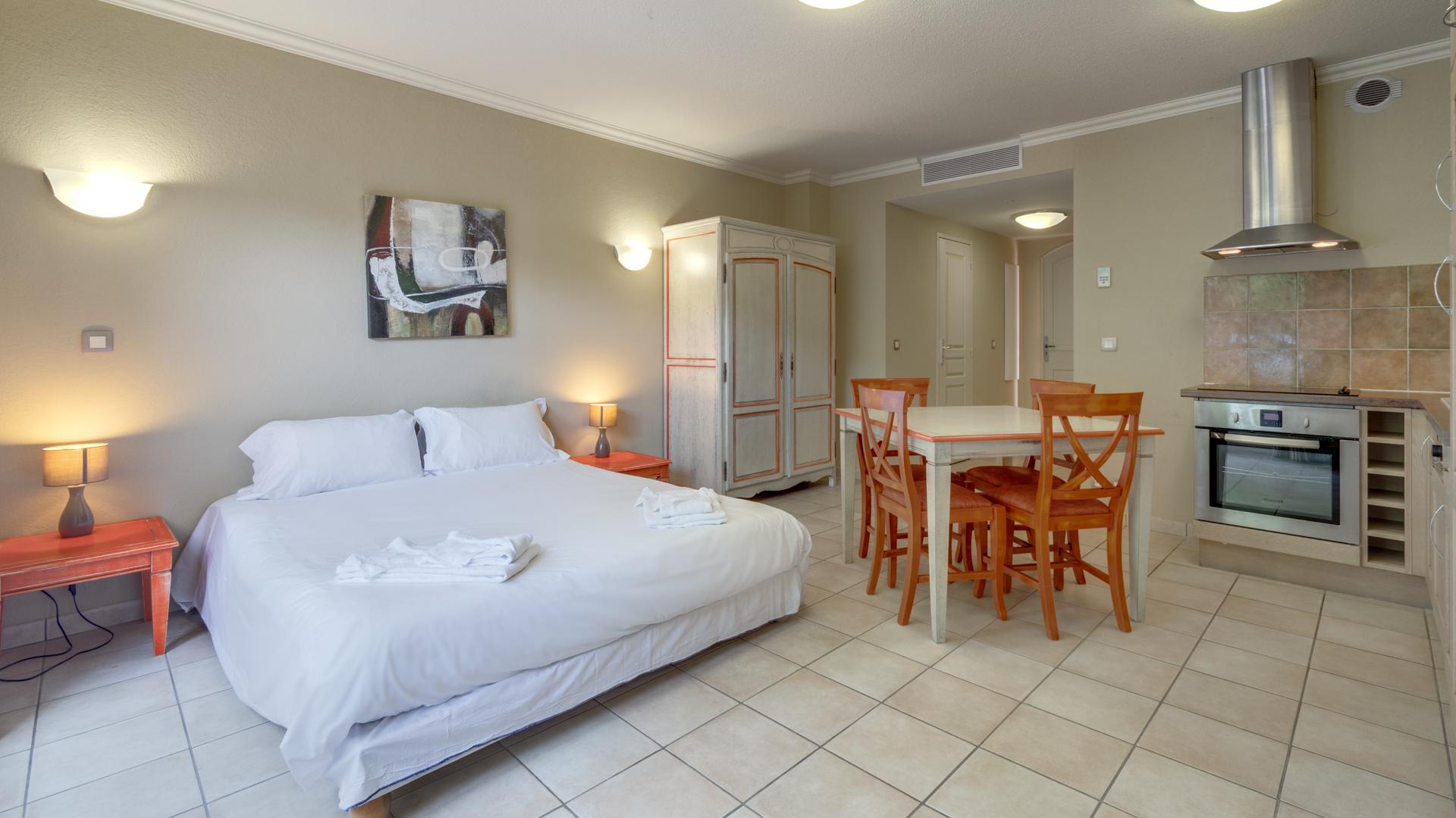 Vacancéole – Le Domaine De Camiole Resort 4*